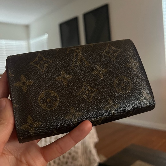 LOUIS VUITTON Monogram Tri-fold Zip Wallet - Picture 3 of 4